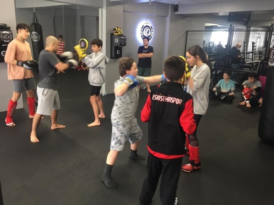 Komisyon Önünde Ter Döken Sporcular Yeni Kuşaklarına Kavuştu