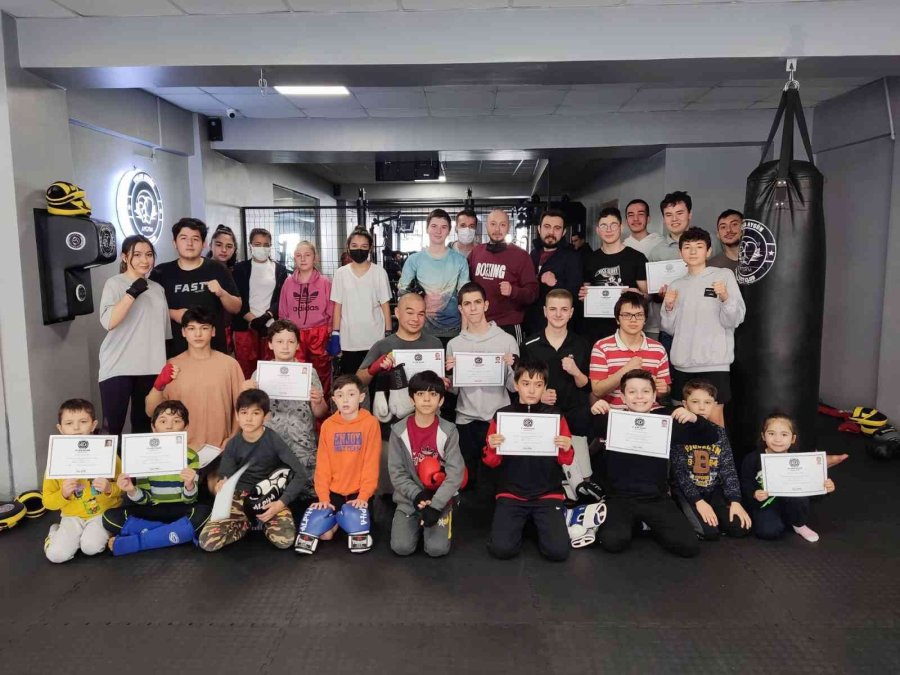 Komisyon Önünde Ter Döken Sporcular Yeni Kuşaklarına Kavuştu