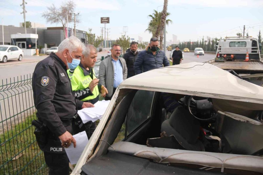 Kazada Yaralanan Avukatın Dava Tutanakları Polise Emanet