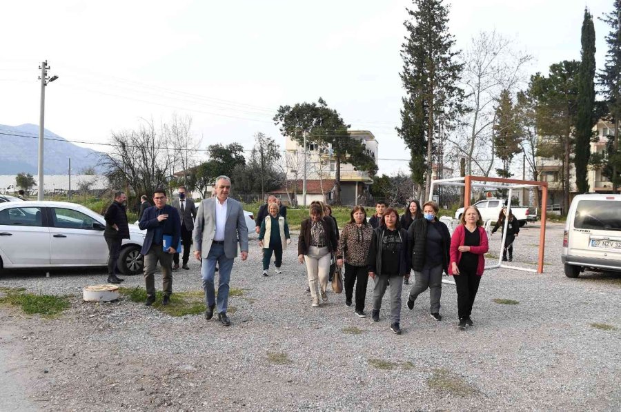 Başkan Esen, Karatepelilerin Taleplerini Dinledi