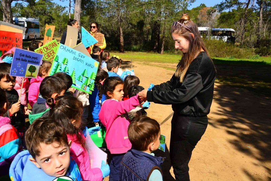 Minik Öğrenciler, Doğada Çevreyi Temizledi