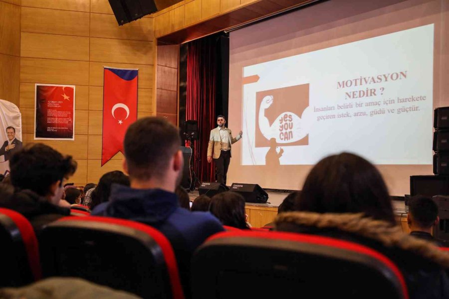 Yks’ye Hazırlanan Öğrenciler Motivasyon Etkinliğinde Buluştu