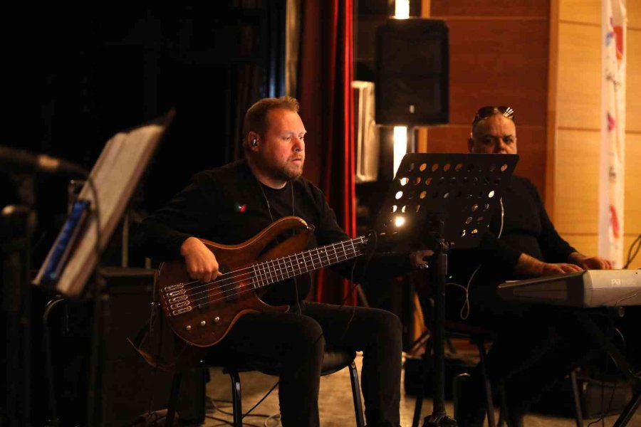 Yks’ye Hazırlanan Öğrenciler Motivasyon Etkinliğinde Buluştu