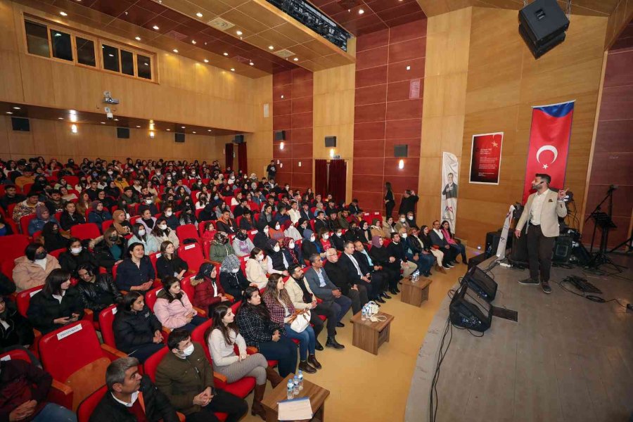 Yks’ye Hazırlanan Öğrenciler Motivasyon Etkinliğinde Buluştu