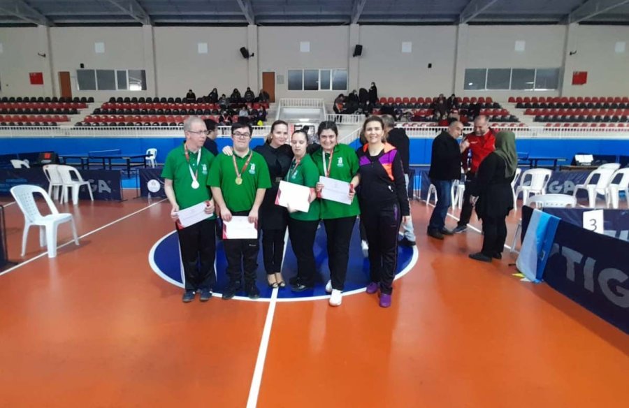 Özel Bireyler Başarılarıyla Takdir Topluyor