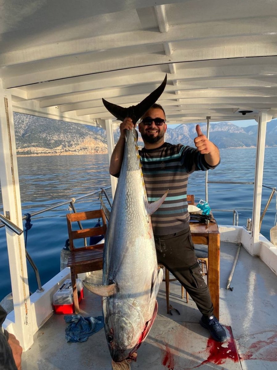 Oltanın Ucunda 100 Kilogramlık Orkinos Gören Balıkçılar: “abi Efsane, Efsane”