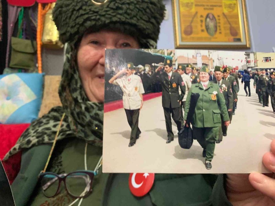 Eskişehirli Âşık Manileriyle Rusya-ukrayna Savaşına Karşı Çıktı