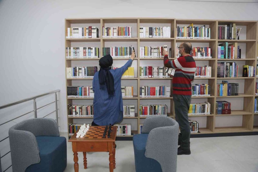 Büyükşehir’den Kütüphaneler Haftası Hediyesi