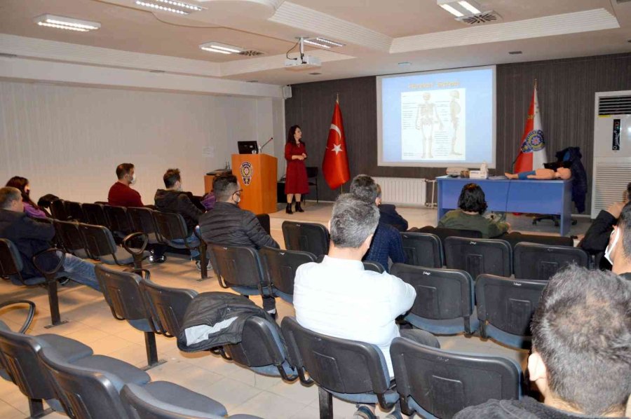 Emniyet Müdürlüğü Personeline Temel İlkyardım Eğitimi Verildi