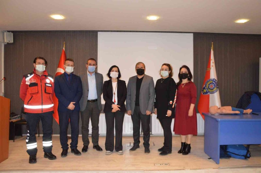 Emniyet Müdürlüğü Personeline Temel İlkyardım Eğitimi Verildi
