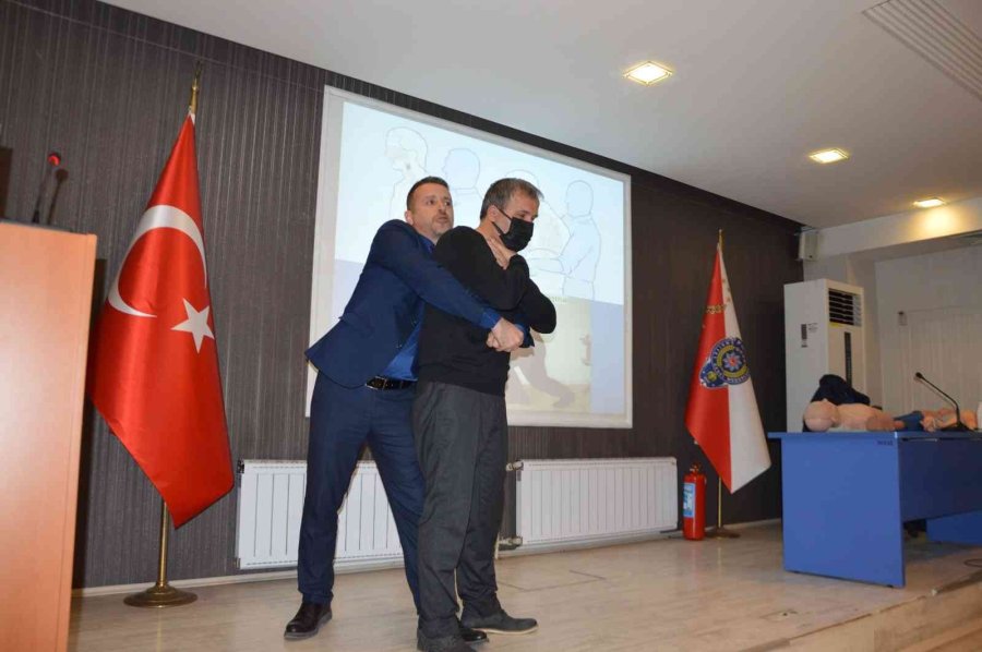 Emniyet Müdürlüğü Personeline Temel İlkyardım Eğitimi Verildi