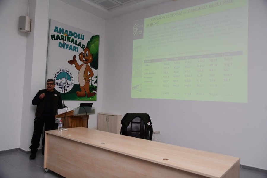 Kayseri’de Öğrencilere Balık Ekmek İkram Edildi