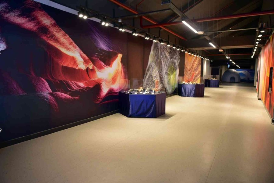 Antalya Bilim Merkezi, ‘bilimfest’ İle Kapılarını Açıyor