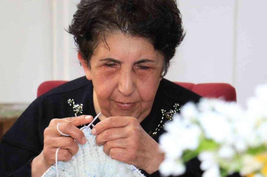 "yaşamak Güzel, Bir Şeyler Öğrenmek Daha Da Güzel"