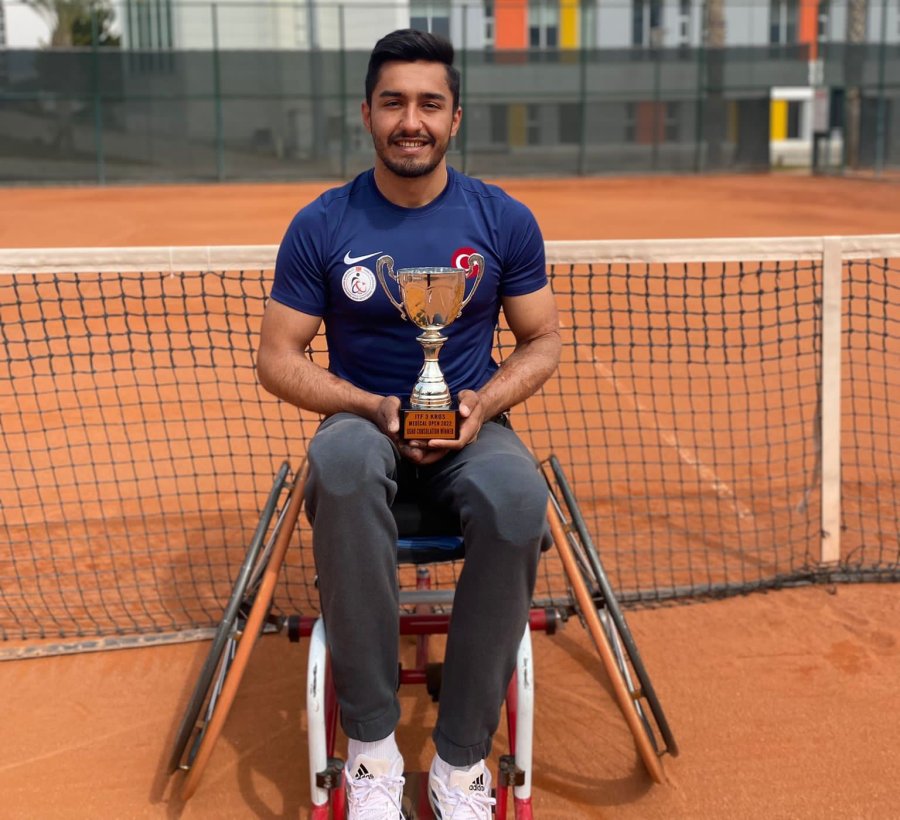 Mezitli Belediyesi Sporcusu Ahmat Kaplan’dan Teniste Büyük Başarı