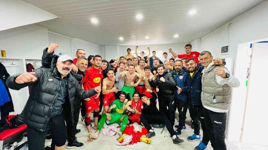 Döşemealtı, Türkiye Şampiyonası Umutlarını Son Maça Taşıdı