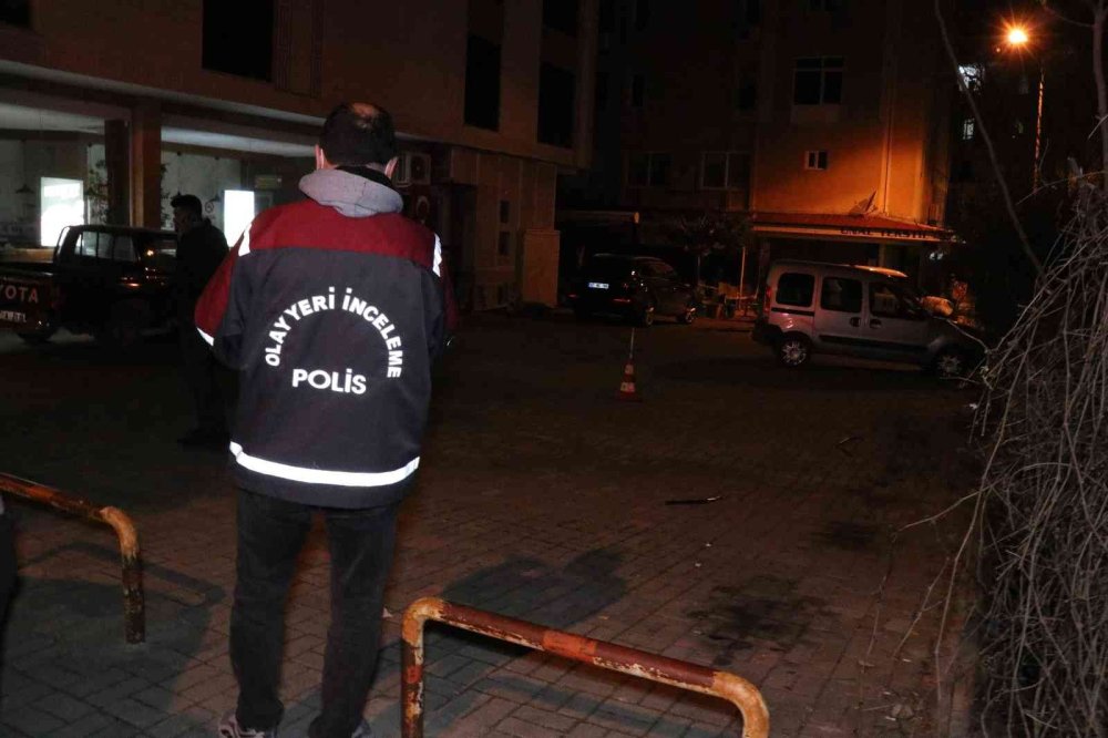 Antalya'da Husumetli Ailelerin Kavgasında 14 Yaralı