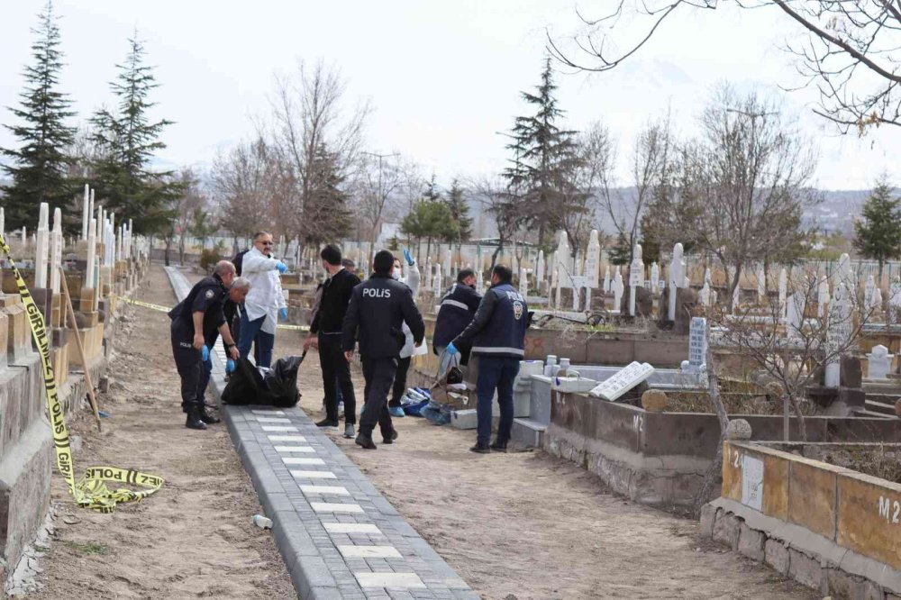 Kayıp İhbarı Verilmişti, Mezarlıkta Ölü Bulundu