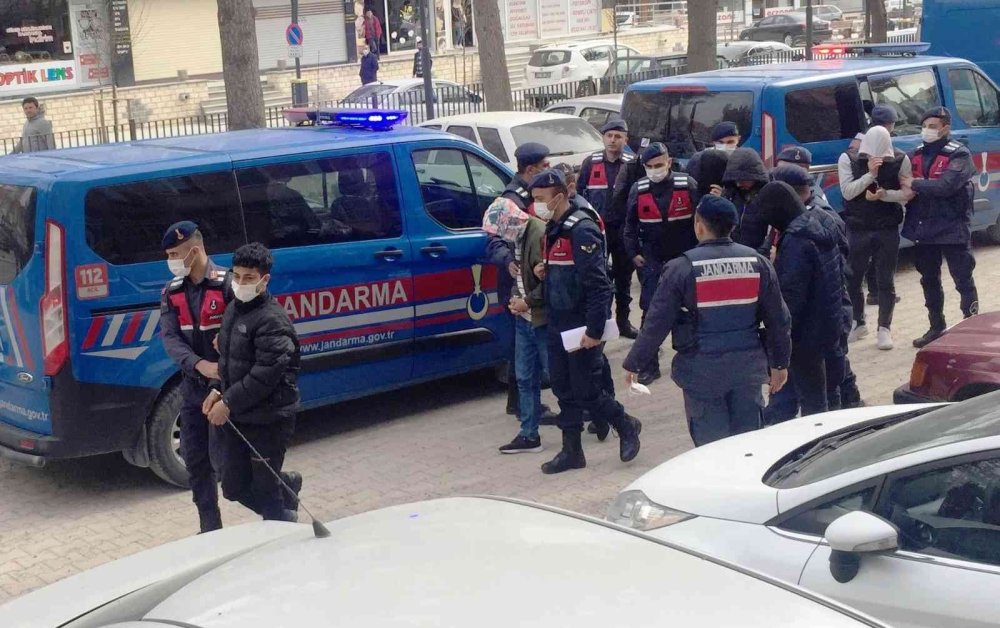 Sosyal Medya Dolandırıcılarına "Hayalet-2" Operasyonu: 8 Gözaltı