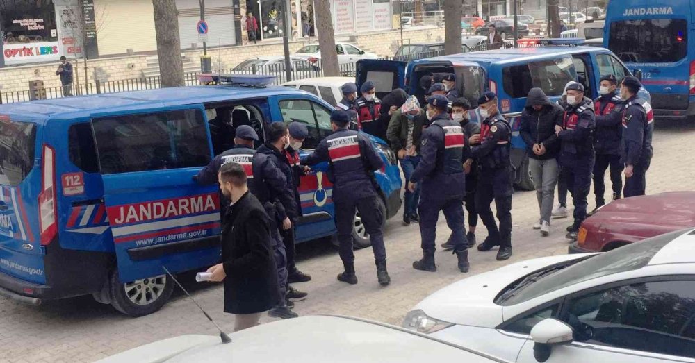 Sosyal Medya Dolandırıcılarına "Hayalet-2" Operasyonu: 8 Gözaltı