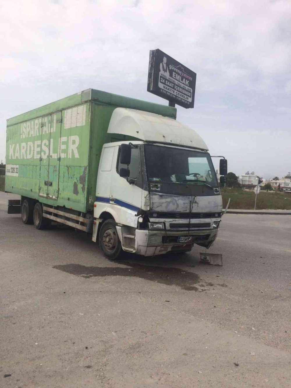 Antalya’da 4 Aracın Karıştığı Zincirleme Kazada 5 Kişi Yaralandı
