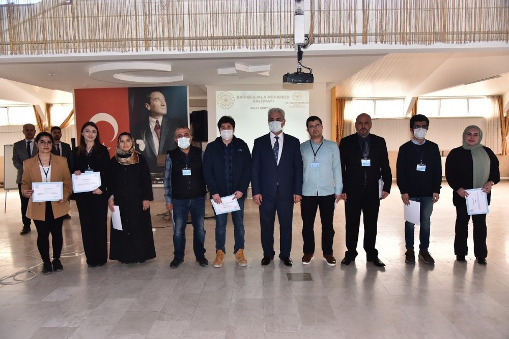 Karaman'da "Ben Olsaydım" Temalı Bağımlılıkla Mücadele Çalıştayı Sona Erdi