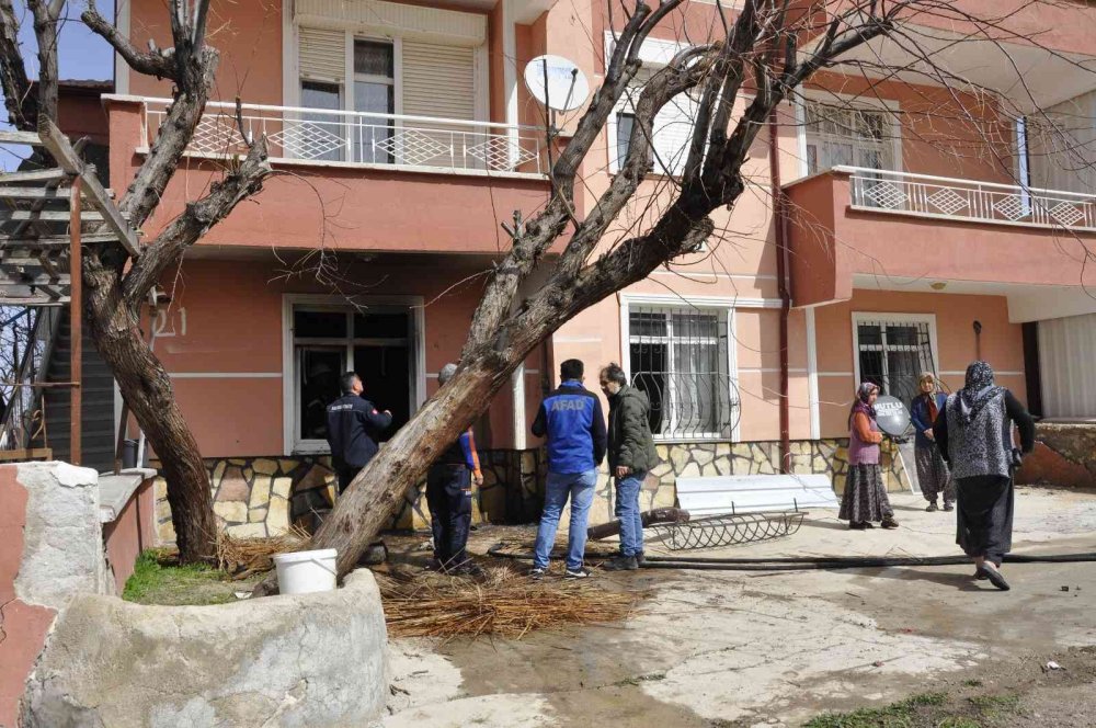 Karaman’da Evde Çıkan Yangında 2 Çocuk Yaralandı