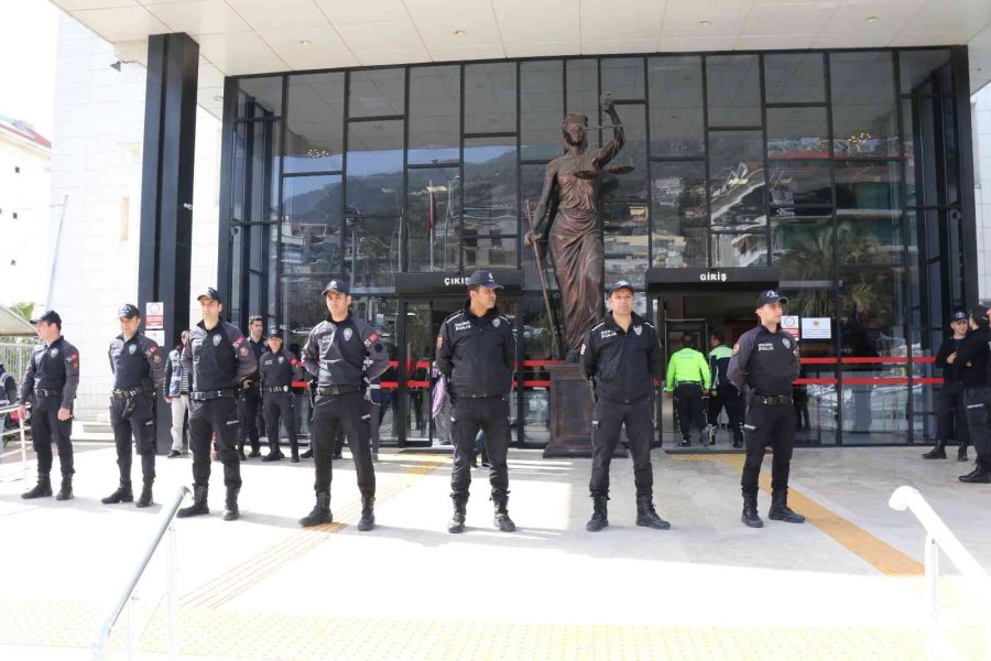 Adliyeye Sevk Edilen Husumetli Ailelerden 8 Kişi Tutuklandı