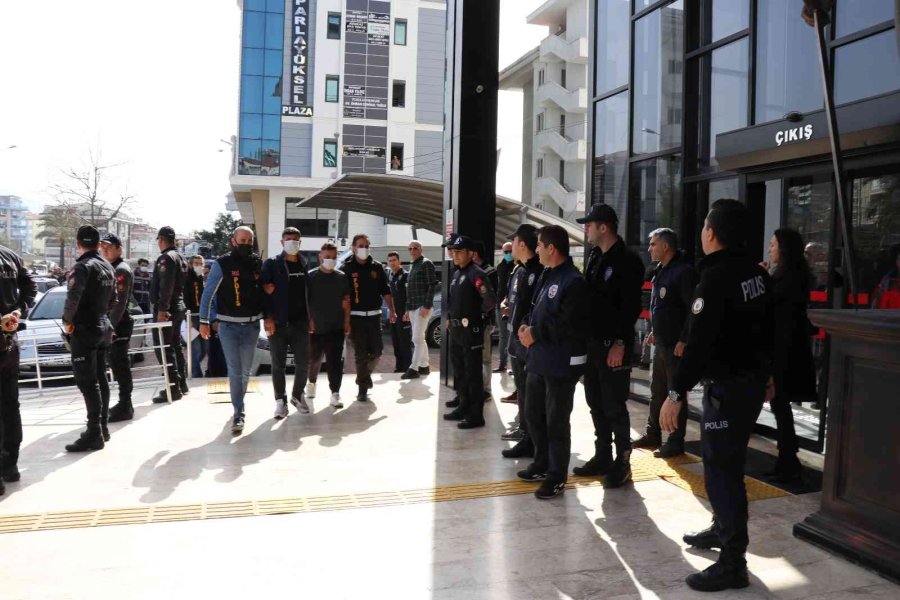 Adliyeye Sevk Edilen Husumetli Ailelerden 8 Kişi Tutuklandı