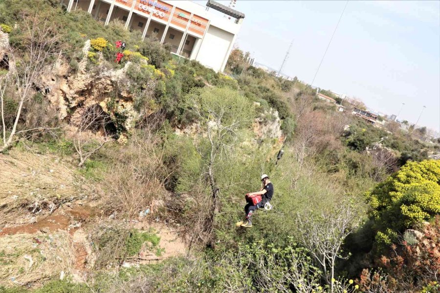 Düştüğü 20 Metrelik Vadiden 2 Saat Süren Operasyonla Kurtarılan Adam: “kendi Soruşturmamı Kendim Yapacağım”