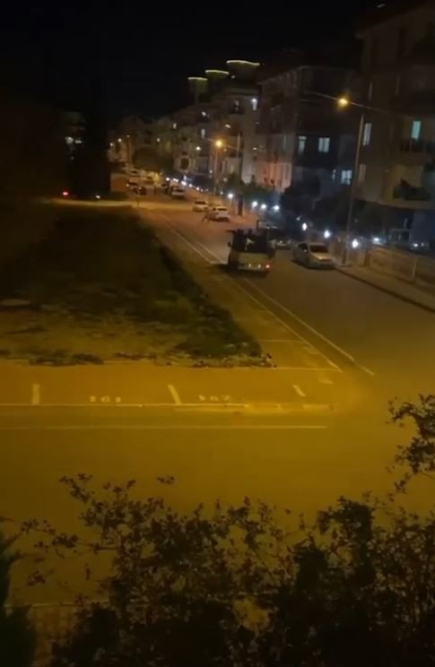 İki Grubun Kavgasında Sokakta Silah Sesleri Yankılandı