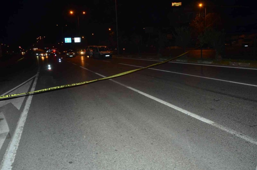 Motosikletin Çarptığı Yaya Hayatını Kaybetti, Sürücü Ağır Yaralandı