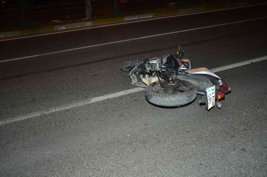 Motosikletin Çarptığı Yaya Hayatını Kaybetti, Sürücü Ağır Yaralandı