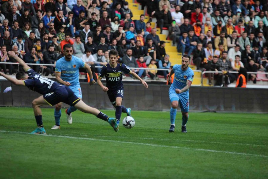 Spor Toto Süper Lig: Kayserispor: 0 - Fenerbahçe: 4 (maç Sonucu)