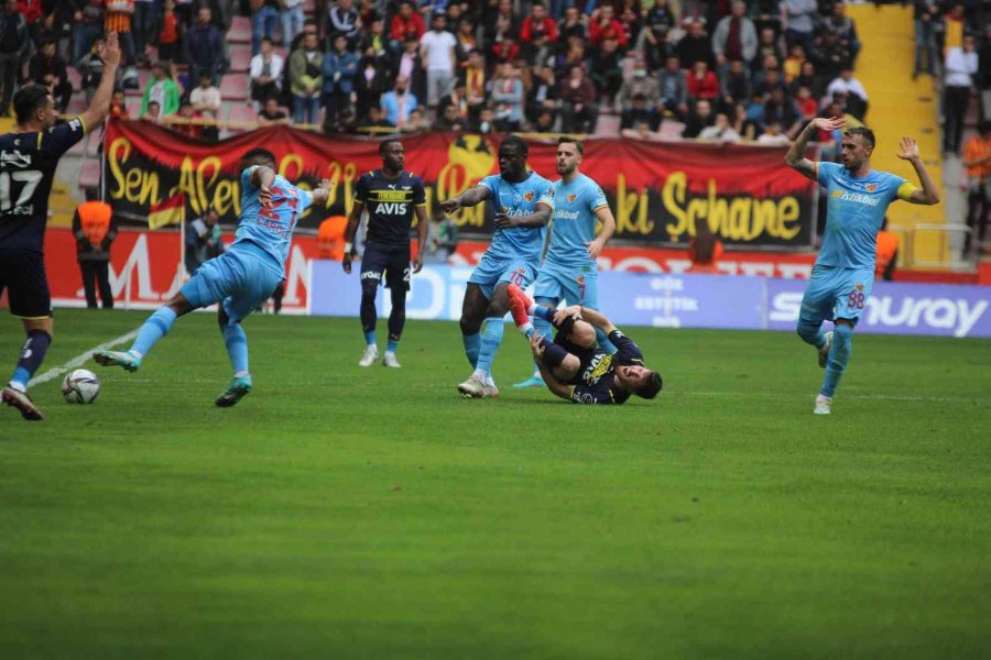 Spor Toto Süper Lig: Kayserispor: 0 - Fenerbahçe: 2 (ilk Yarı)