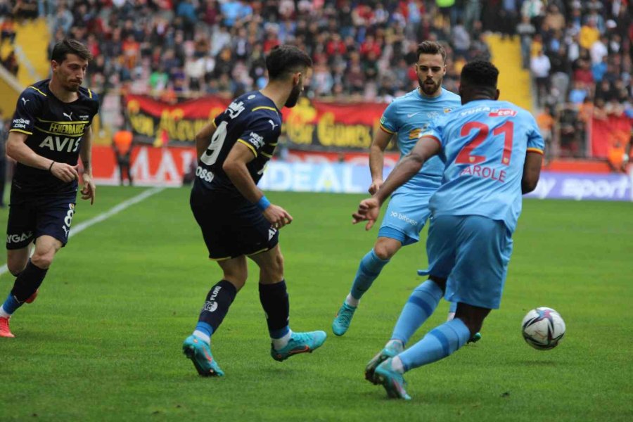 Spor Toto Süper Lig: Kayserispor: 0 - Fenerbahçe: 2 (ilk Yarı)