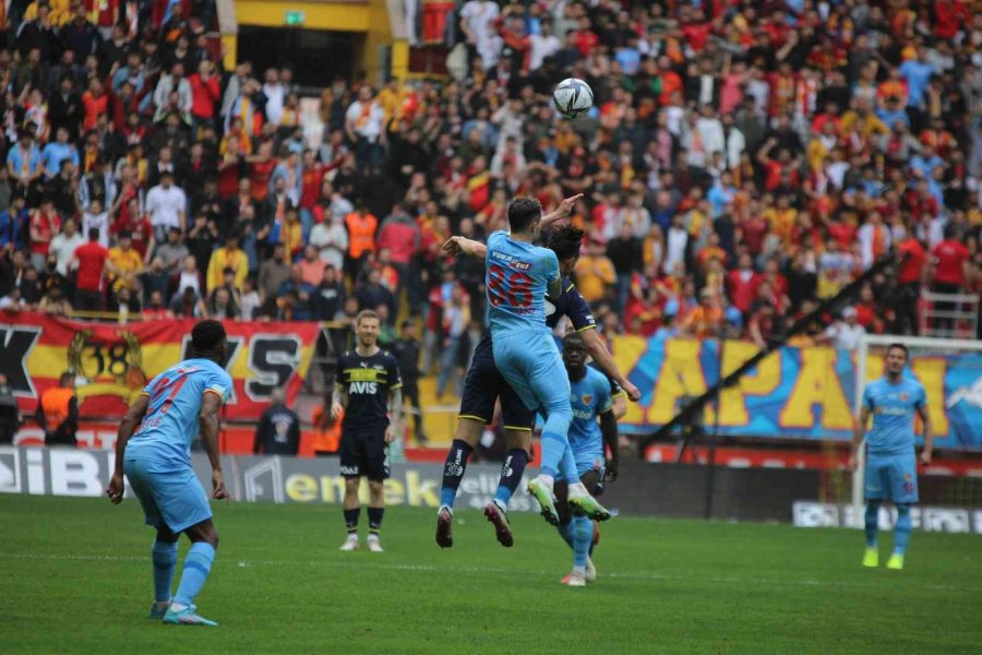 Spor Toto Süper Lig: Kayserispor: 0 - Fenerbahçe: 2 (ilk Yarı)