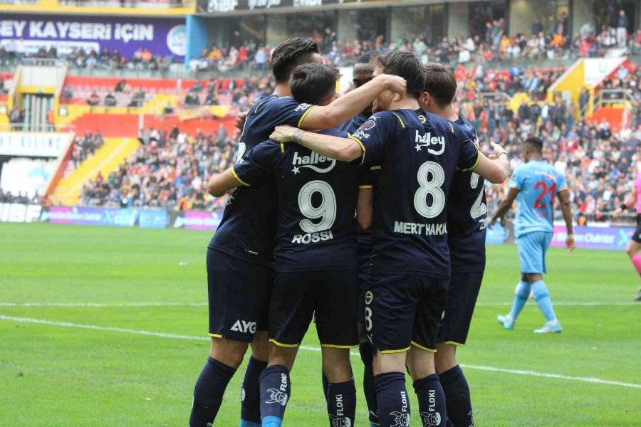 Spor Toto Süper Lig: Kayserispor: 0 - Fenerbahçe: 2 (ilk Yarı)