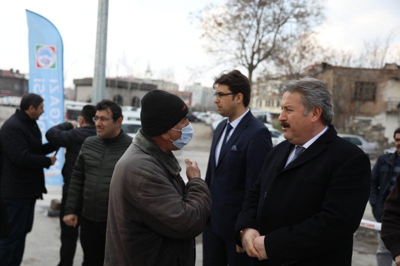 Melikgazi, Daha Güzel Bir Çevre İçin Metruk Bina Yıkımları Devam Ediyor