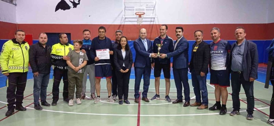 Bozyazı’da Kurumlar Arası Voleybol Turnuvası Sona Erdi