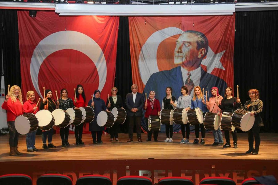 Mersinlileri Sahura Kadın Ramazan Davulcuları Uyandırdı