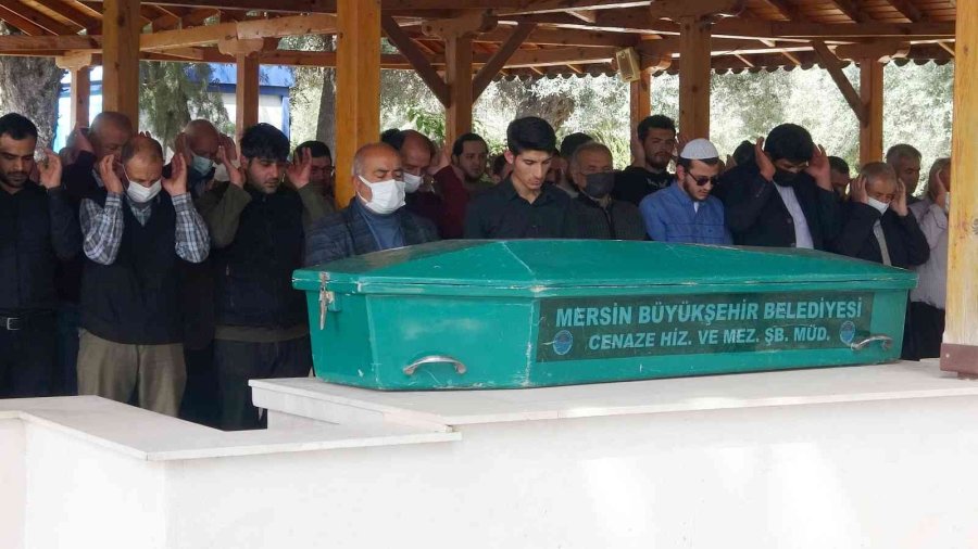 Yangında Hayatını Kaybeden Küçük Enes Defnedildi