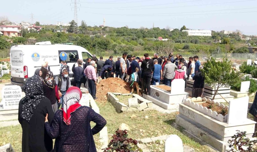 Yangında Hayatını Kaybeden Küçük Enes Defnedildi