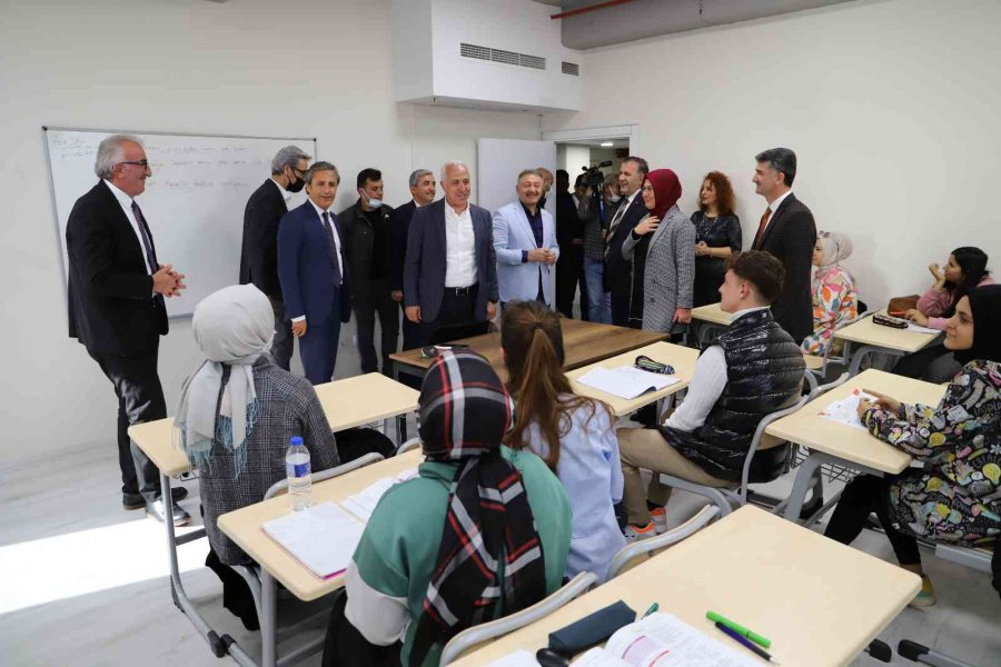 Akdeniz Belediyesi Etüt Merkezi Açıldı