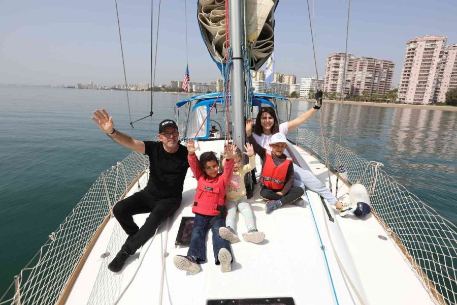 Otizmli Çocuklar Yelken Ve Deniz Keyfi Yaşadı