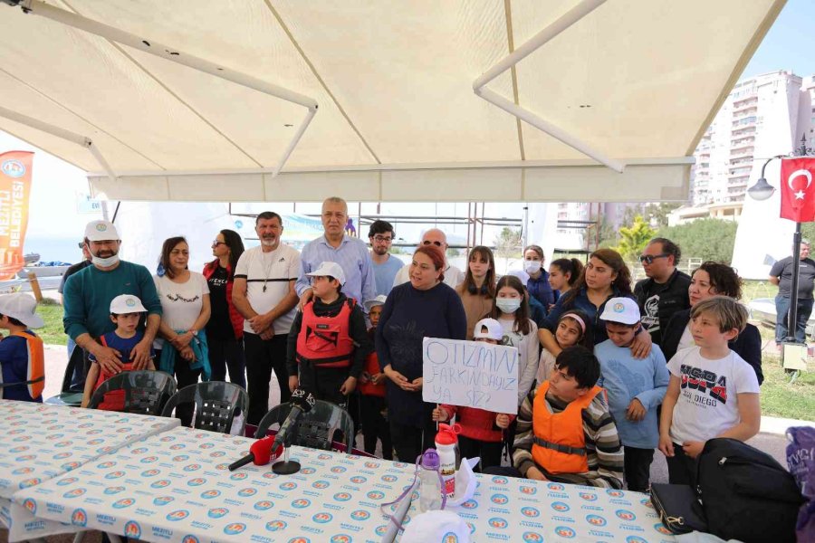 Otizmli Çocuklar Yelken Ve Deniz Keyfi Yaşadı