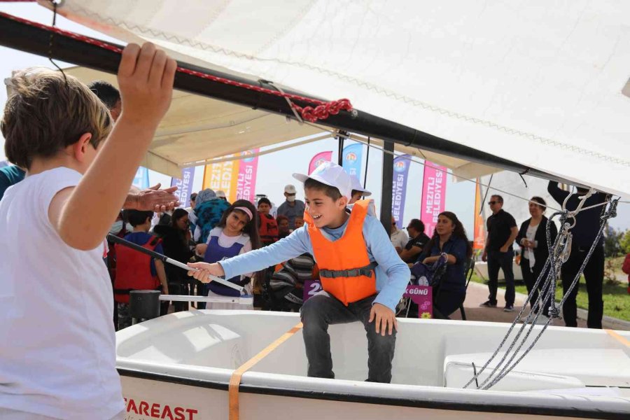 Otizmli Çocuklar Yelken Ve Deniz Keyfi Yaşadı