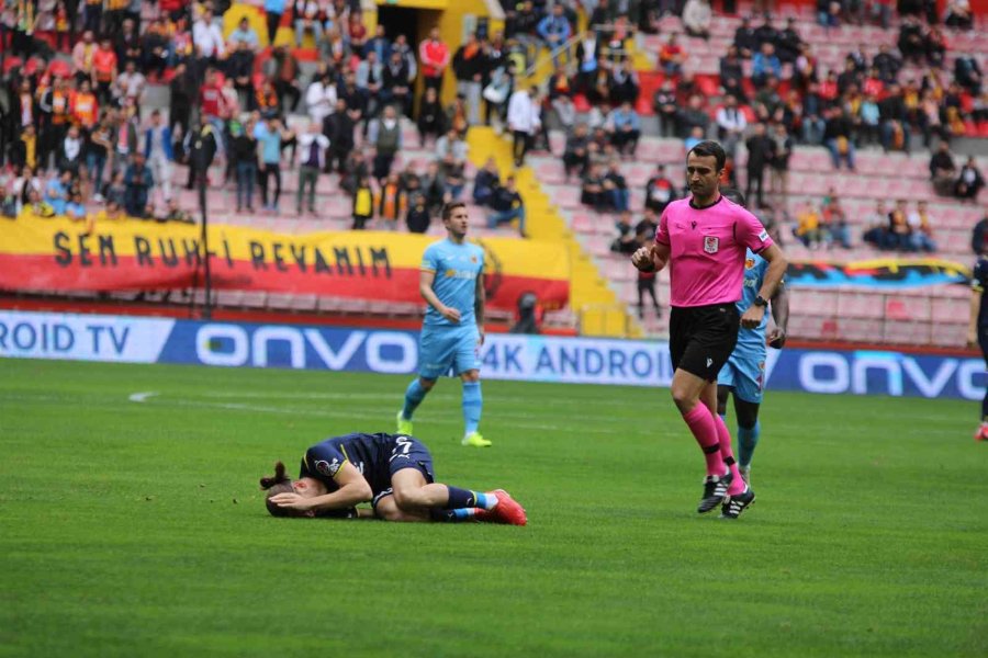 Spor Toto Süper Lig: Kayserispor: 0 - Fenerbahçe: 1 (maç Devam Ediyor)