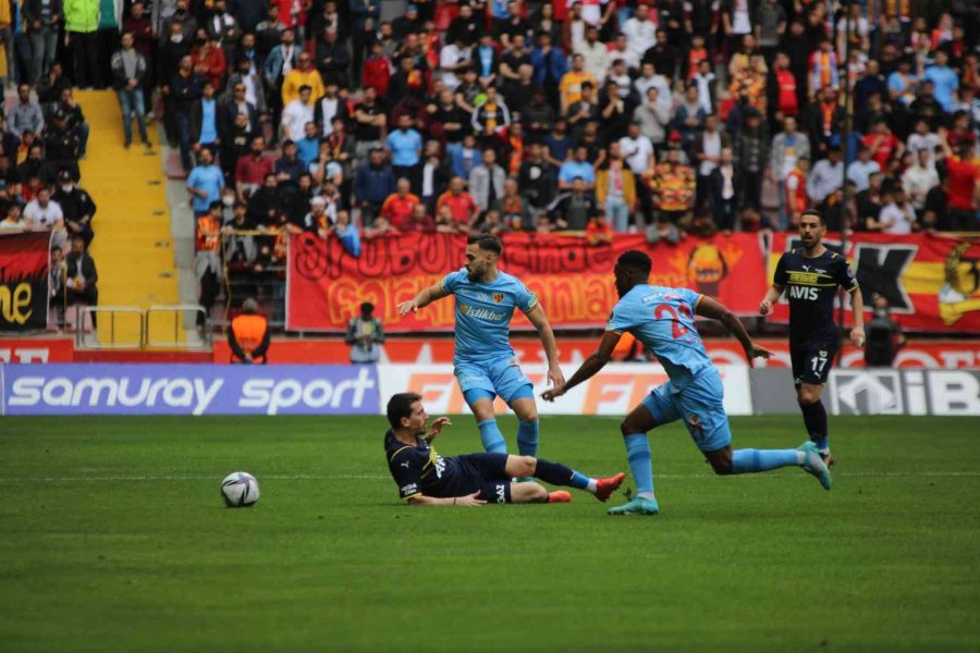 Spor Toto Süper Lig: Kayserispor: 0 - Fenerbahçe: 1 (maç Devam Ediyor)