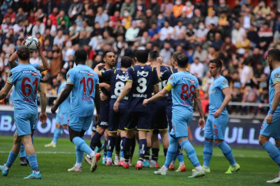 Spor Toto Süper Lig: Kayserispor: 0 - Fenerbahçe: 1 (maç Devam Ediyor)